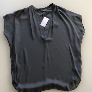 VINCE. 100% silk blouse